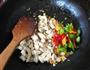 泡菜炒鸡丁的做法图解4