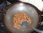 油炸花生米的做法图解6