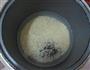 香蕉小米粥的做法图解2