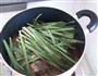 韭菜炖鱼的做法图解3