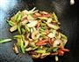 芹菜炒面筋的做法图解13