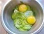 苦瓜圈煎蛋的做法图解3