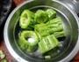 猪肉酿苦瓜的做法图解3