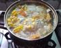 南瓜玉米排骨汤的做法图解4
