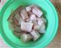 荷豆洋葱炒鱼柳的做法图解2
