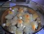 银耳莲子百合汤的做法图解3