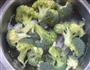 凉拌西兰花的做法图解1