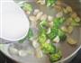 西兰花炒百合的做法图解7