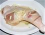 口蘑扒鸡腿的做法图解1
