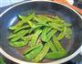 虾米炒荷豆的做法图解4