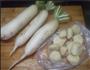 鱼腐煮萝卜的做法图解1