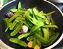 墨鱼仔炒荷豆的做法图解3