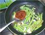 虾酱爆炒乌龟豆的做法图解5