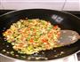 缤纷爱心炒饭的做法图解3