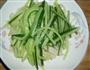 青瓜拌金针菇的做法图解5