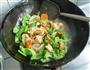 西兰花腰果炒虾仁的做法图解6