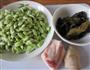 酸菜毛豆的做法图解1