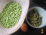 酸菜豌豆鸡蛋汤的做法图解1