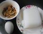 皮蛋榨菜拌凉粉的做法图解1