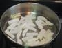 平菇萝卜汤的做法图解2