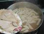 平菇萝卜汤的做法图解4