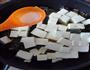 皮蛋香辣豆腐的做法图解8