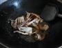 三眼蟹炒年糕的做法图解4