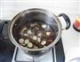 栗子母鸡汤的做法图解3