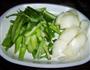 西芹洋葱肉片的做法图解2
