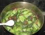 金钱菇炒青菜的做法图解7