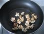 核桃仁炒韭菜的做法图解2