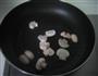 茭白炒口蘑的做法图解2