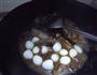 红酒排骨鹌鹑蛋的做法图解8