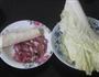 肉片山药炖白菜的做法图解1