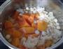 木瓜莲子银耳煲的做法图解5