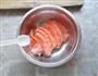 剁椒萝卜三文鱼的做法图解3