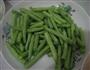 豇豆炒蚕豆瓣的做法图解2