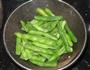橄榄菜炒四季豆的做法图解3