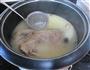 水鸭花旗参汤的做法图解10