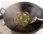 香肠炒大蒜的做法图解8