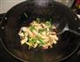 姜葱爆鲜鱿的做法图解8