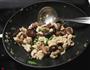 双菇炒鸡片的做法图解8