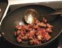 猪肉焖萝卜干的做法图解3