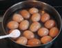 酱肉煨蛋的做法图解1