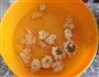 绿豆百合菊花粥的做法图解2