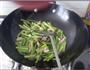 黑木耳炒蒜苗的做法图解4