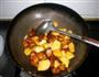 红烧肉炖土豆的做法图解7
