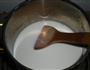 牛奶核桃芝麻糊的做法图解1