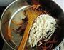 胡萝卜炒金针菇的做法图解9