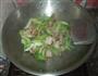 西芹炒肉片的做法图解5